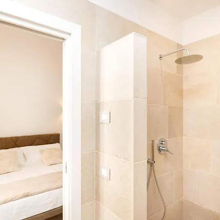 Dimore Del Duomo فندق مبيت وإفطار 4*